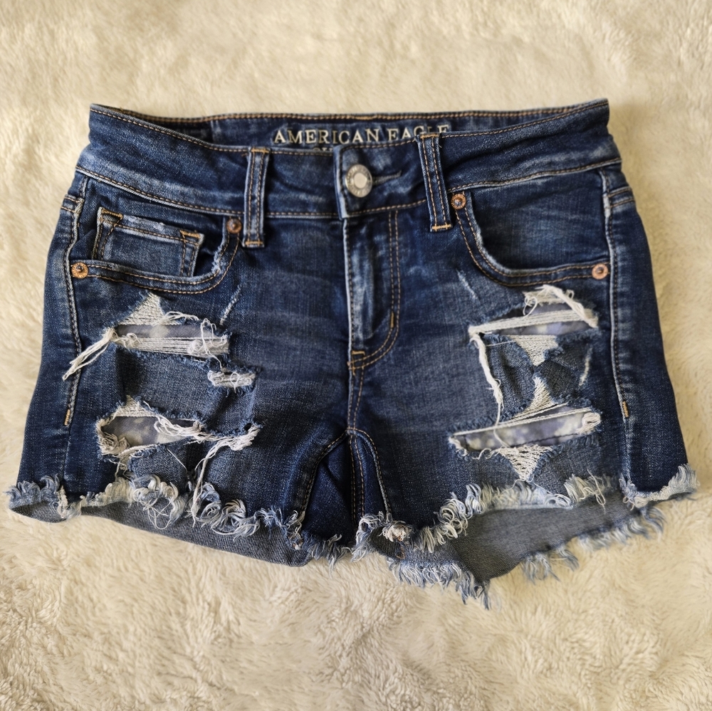 American Eagle Outfitters Blue Distressed Jean Shorts sz 0